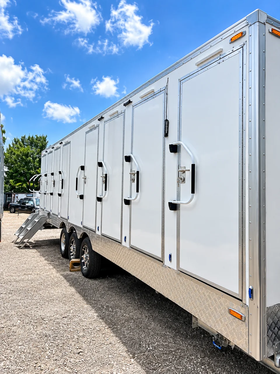 30ft Luxury Shower-Restroom Combination Trailer (8 Stalls): 30ft luxury shower restroom combination trailer exterior side view