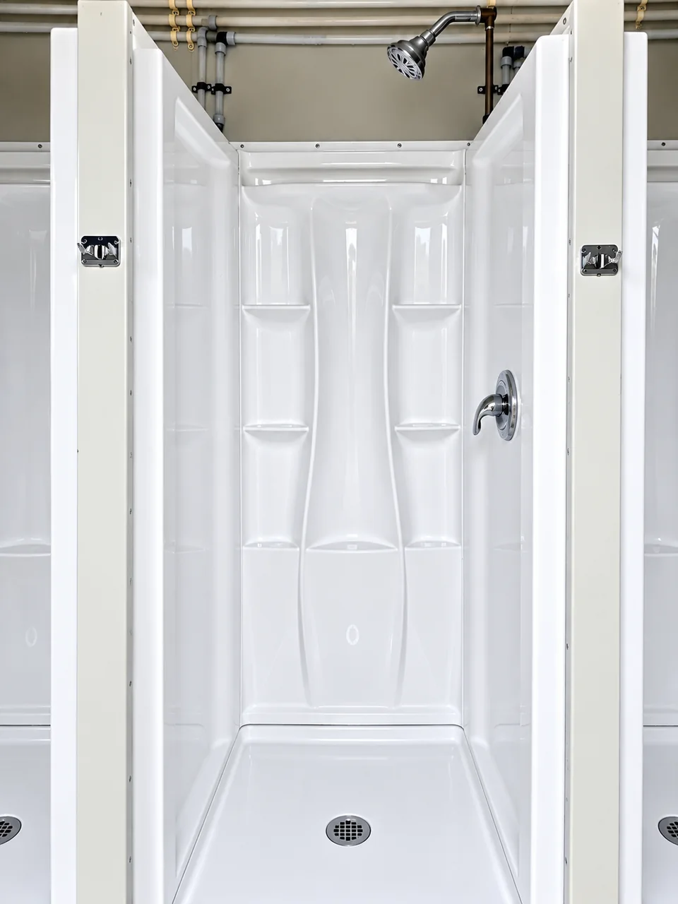 20ft Shower Container (5 Stalls): Mobile shower container interior